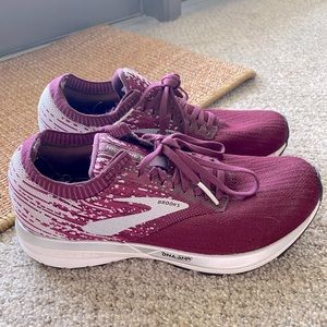 Brooks Ricochet Size 9